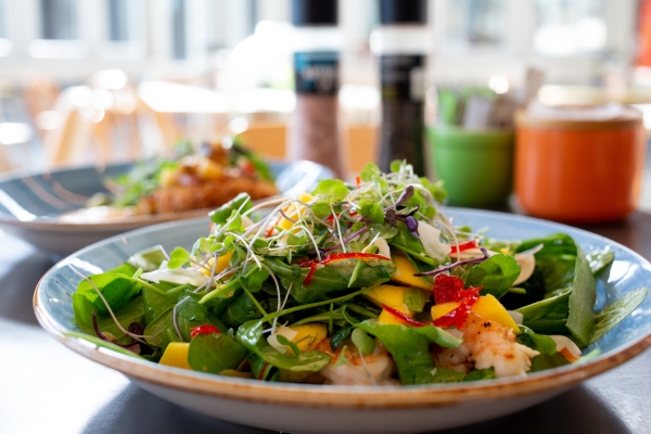 Local eateries & markets
